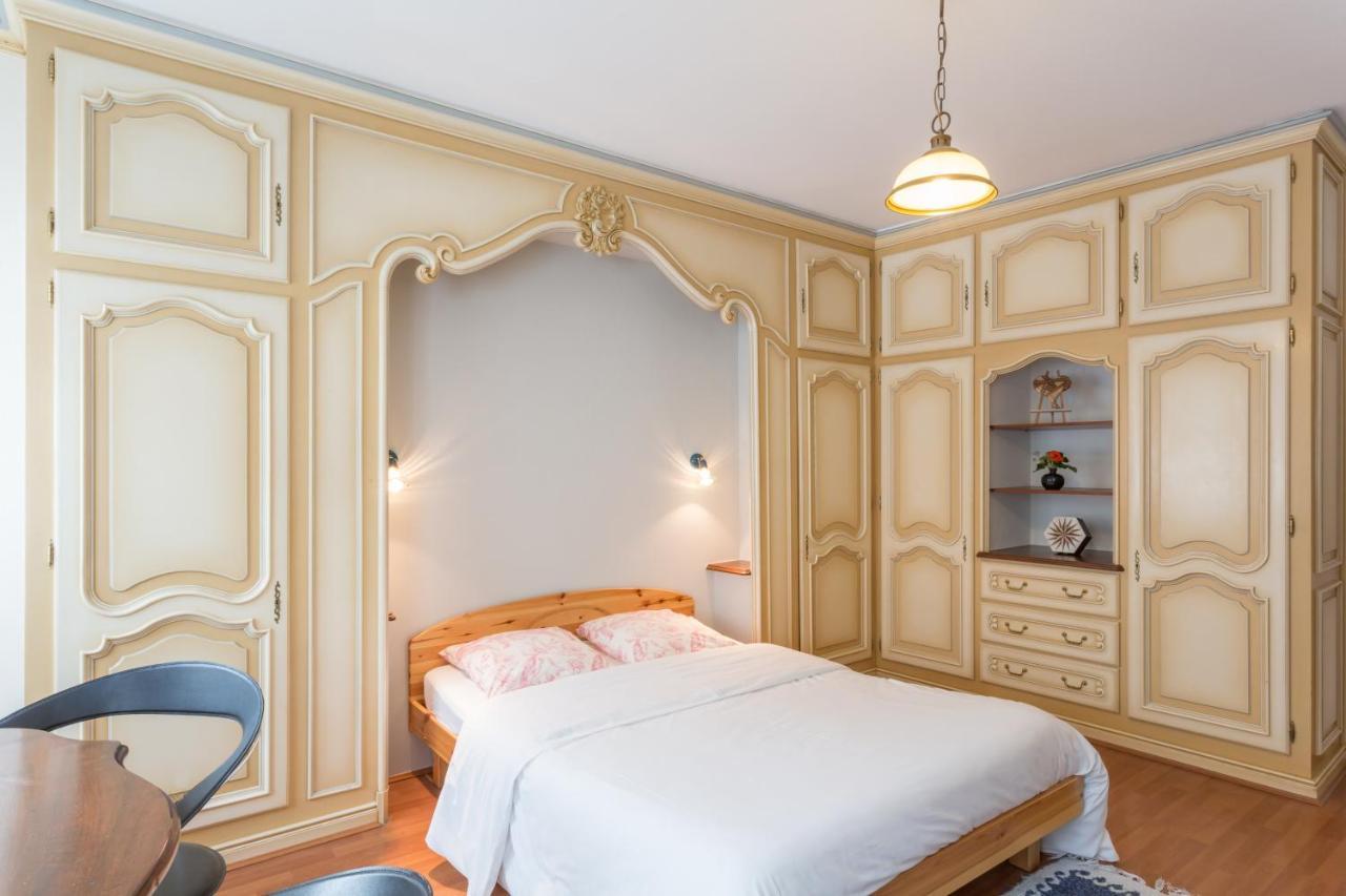 Hotel Restaurant Collin Ferrette Eksteriør bilde