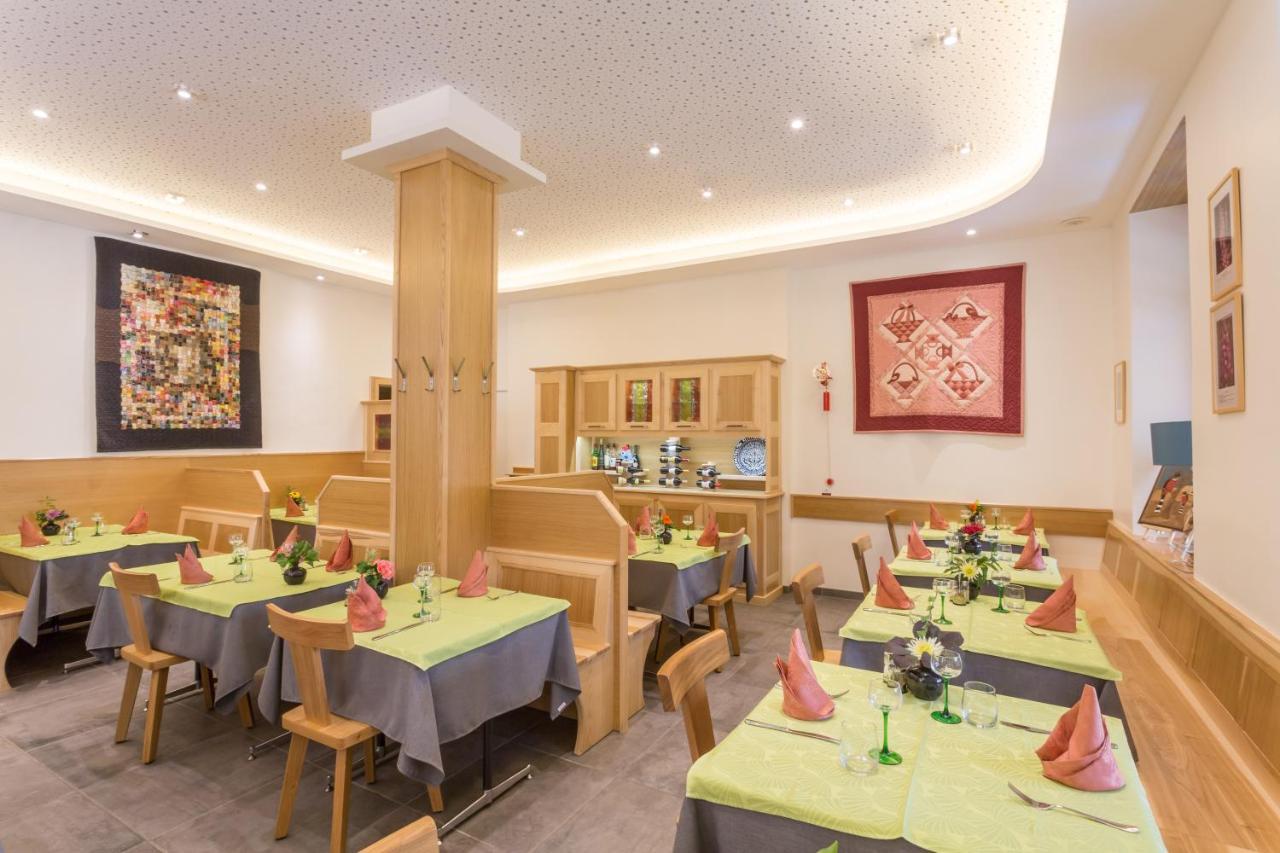 Hotel Restaurant Collin Ferrette Eksteriør bilde