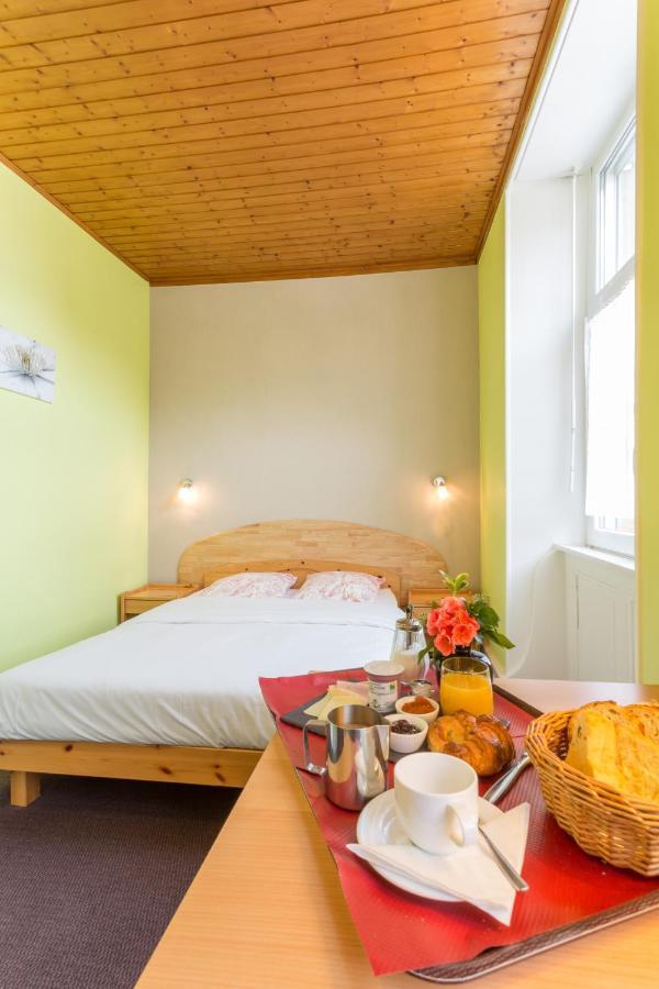 Hotel Restaurant Collin Ferrette Eksteriør bilde